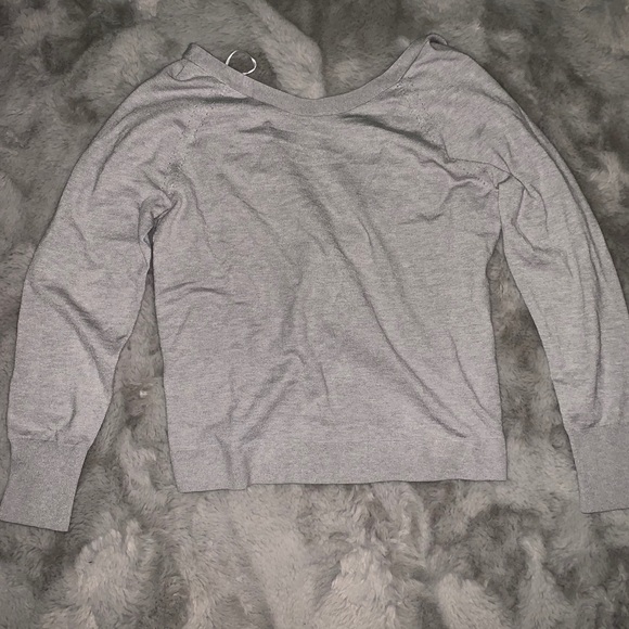Long sleeve gray open back top - Picture 1 of 3